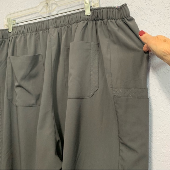 Vera Bradley Unisex Cargo Plus Size Scrub Pants In Pewter - Picture 7 of 9